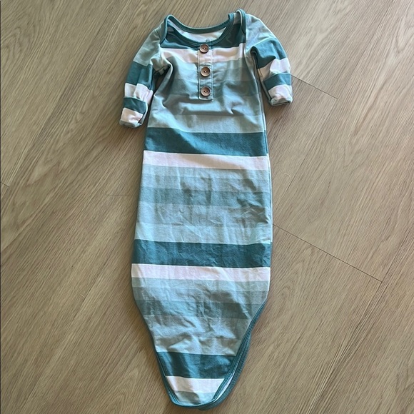 Caden Lane Striped Gown - Picture 1 of 4